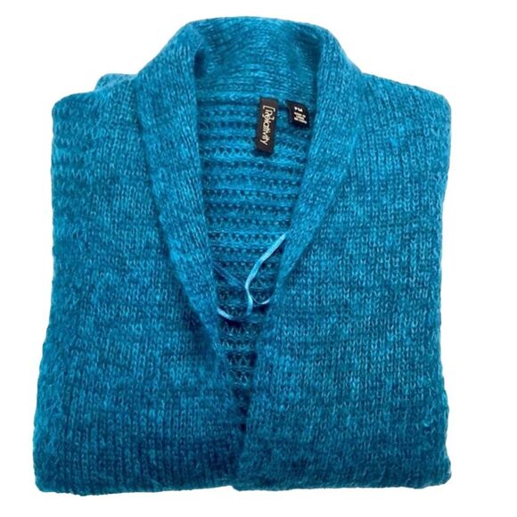 Soft Oversized Cardigan Sweater With Pockets - Picture 12 of 12